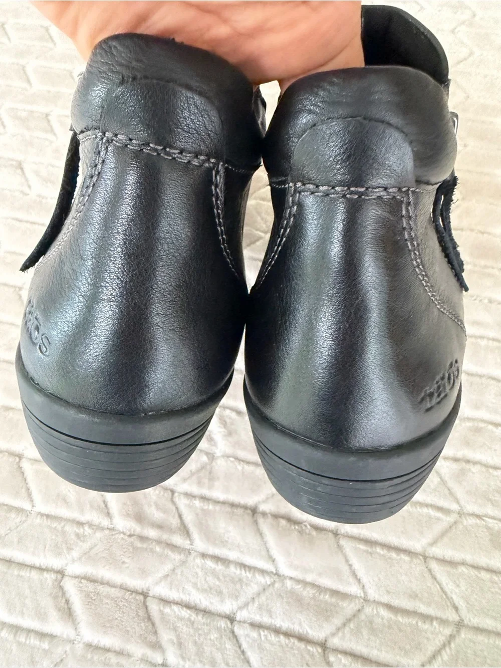 Taos Habit Slip-On Wedge Ankle Boots with Side Zipper Black Leather Sz 8